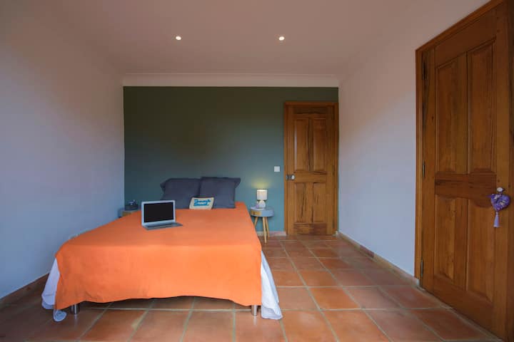 საძინებელი 4