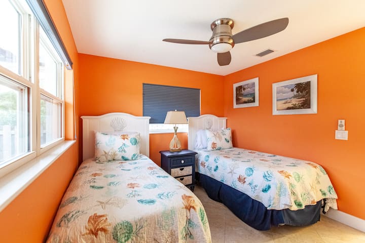 "Sea Turtle Cottage"