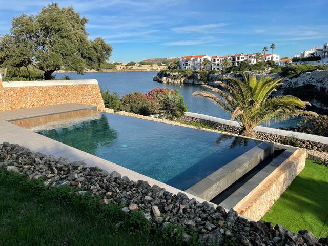 Villa “Xaloc” bord de mer – Mao gallery image 4