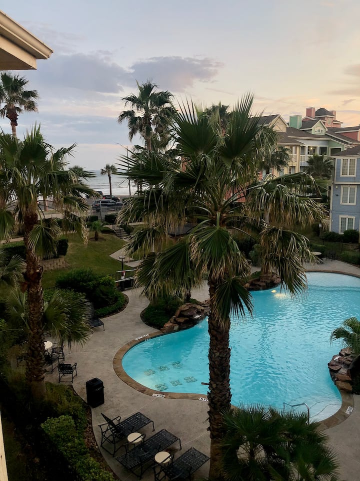 views, 2/2, heated pool, hot tub, W&D Condominiums for Rent