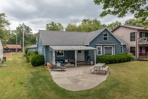 Updated cottage with new dock and air