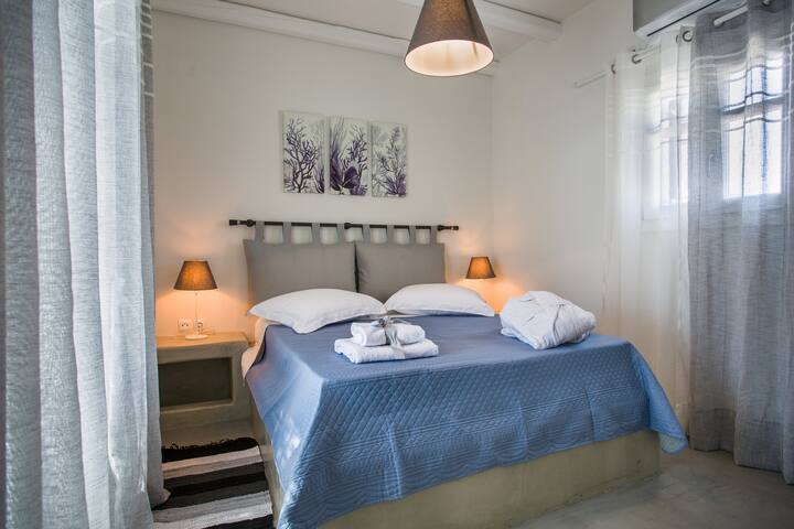 Villa Maritina 4villas 19pax 4pools+Jacuzzi Paros gallery image 5