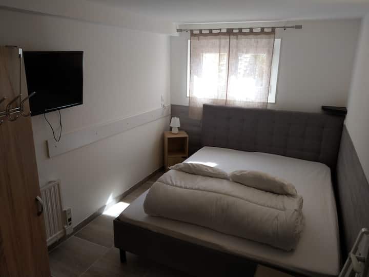 საძინებელი 1