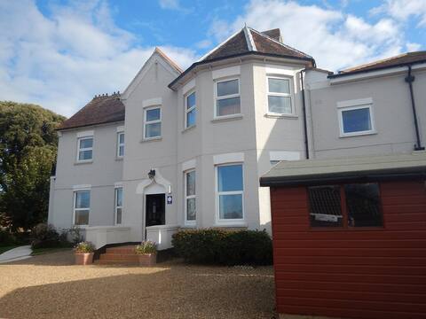 10 bedroom House on the Western tip of the  IOW