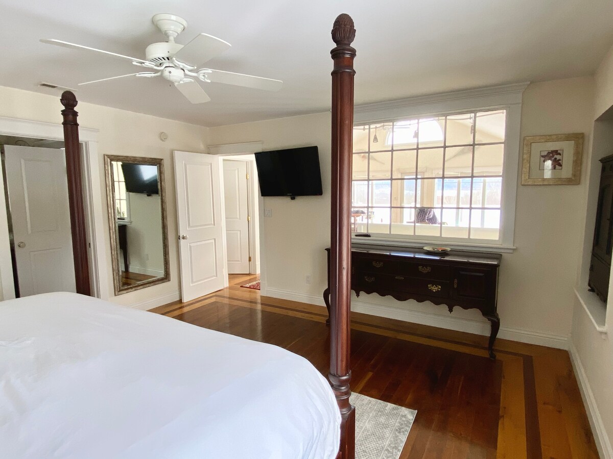 Главна спалня (суперголямо двойно легло)