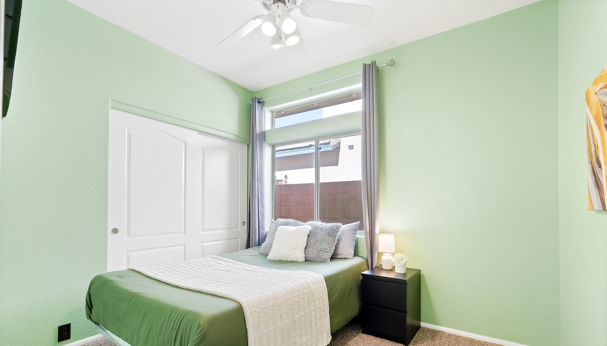 Chumba cha 3 cha kulala: Kitanda aina ya Queen