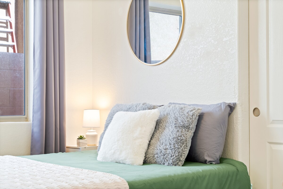 Chumba cha 4 cha kulala: Kitanda aina ya Queen