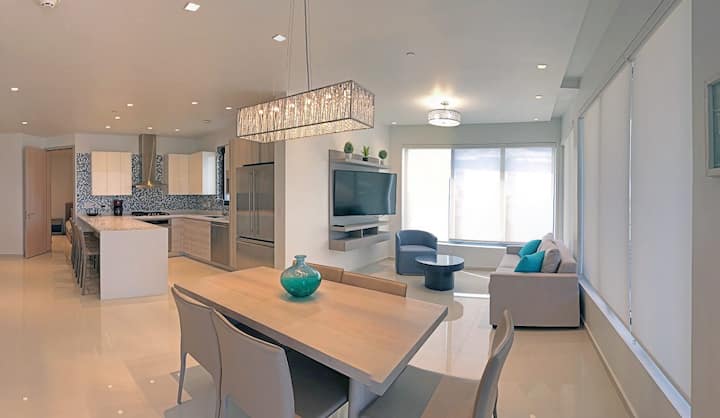 Lux Penthouse, Private Balcony 2br/2.5bth - Aruba