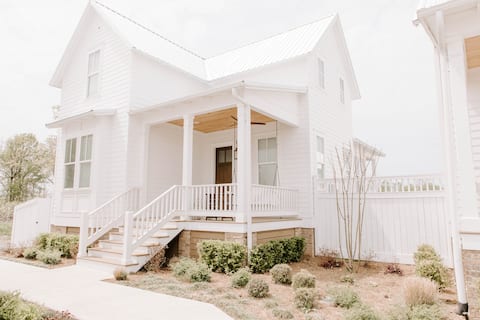 Top performing Airbnb: Family Friendly 4 Bedroom Home| ARCOM | Ft. Smith in Fort Smith