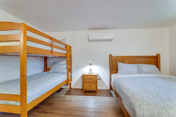 غرفة نوم بمستوى منخفض