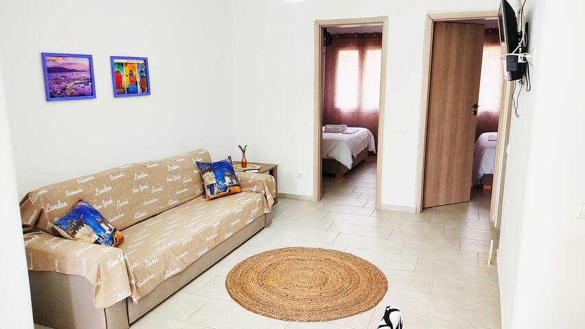 AVALON cosy apartments-2 bedroom RUBY gallery image 3