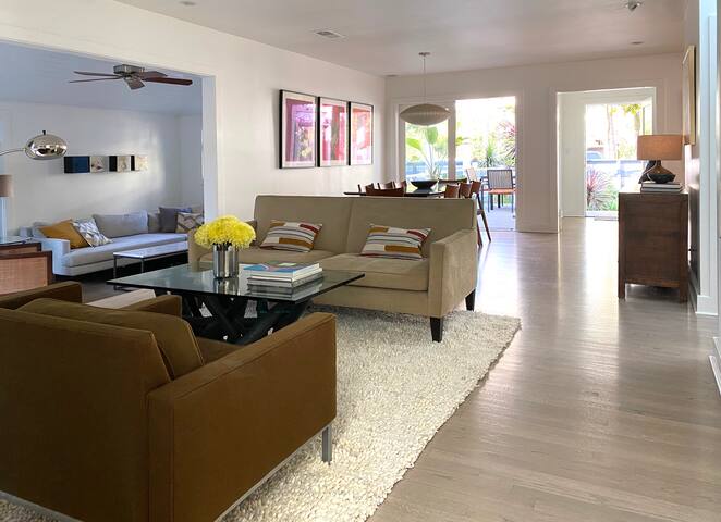 Contemporary and elegant beach home