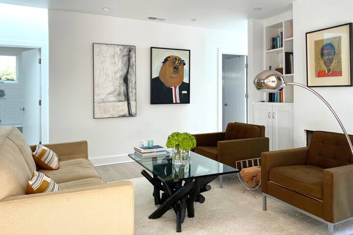 Contemporary and elegant beach home gallery image 4