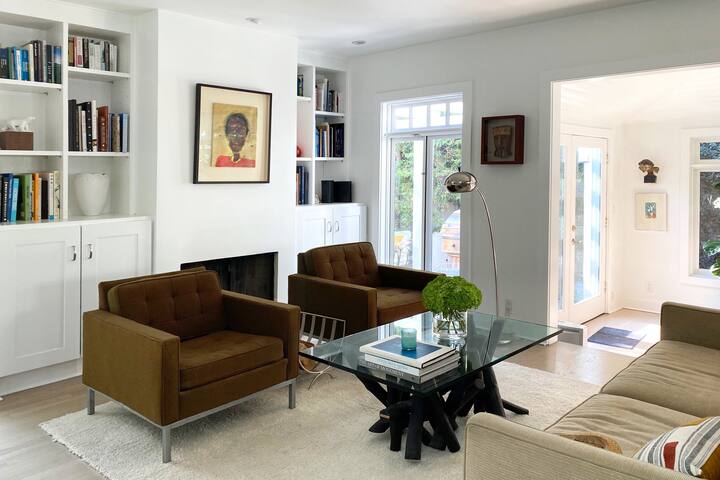 Contemporary and elegant beach home gallery image 2