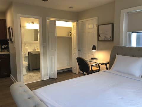 WALK TO METRO/ENTIRE SINGLE HOUSE/3 MASTER BEDRMS