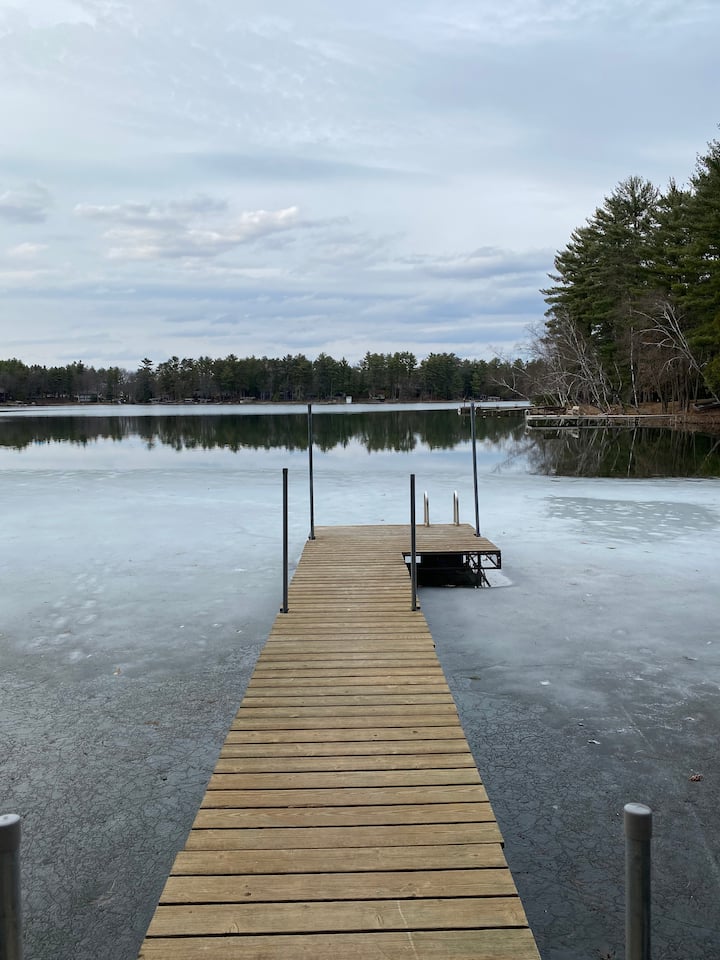 Lion on Dake Lake, Waupaca Sleeps 14+/6 BR/4 Bath Houses for Rent in