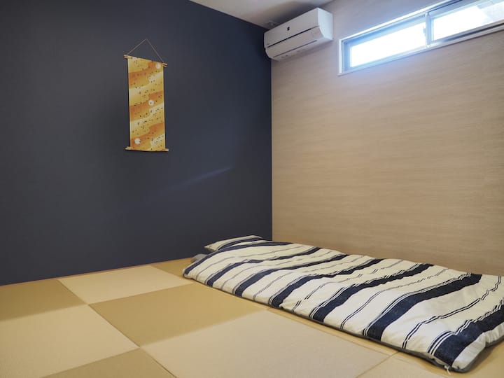 You can sleep up to three pairs of futons