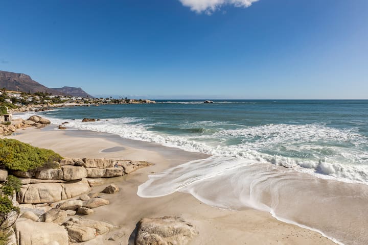 Clifton Sands F2 Valhalla 1st Beach Apartment