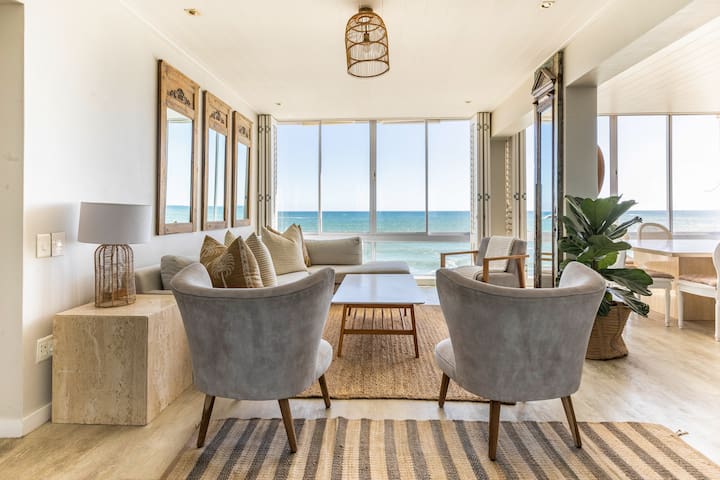 Clifton Sands F2 Valhalla 1st Beach Apartment gallery image 2