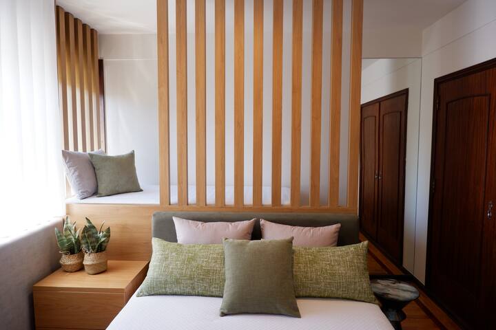 Porto | Renovated w/ Garage, Kitchen & Nespresso gallery image 2