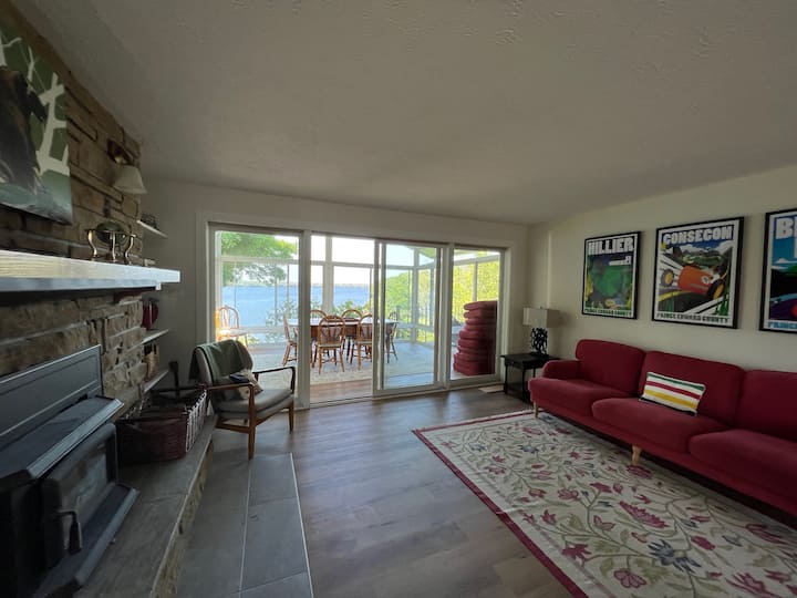 West Ridings - Lake Consecon Waterfront! - Prince Edward
