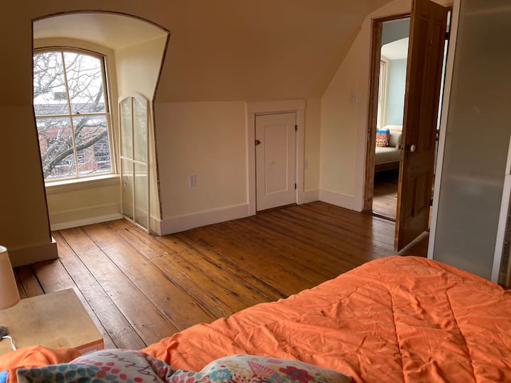 1 Bed third floor Union Square. Entire apartment! Flats for Rent in