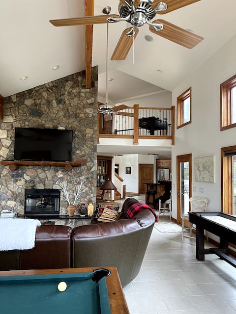 Luxury Lodge w Lake & Mtn Views - 10m to Leadville