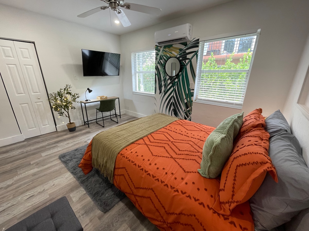 Successful Airbnb property: New remodeled ground level studio in East Little Havana
