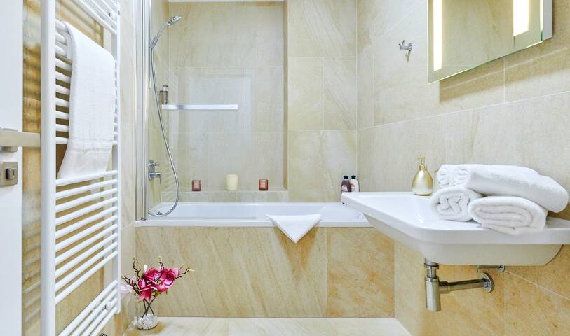 Two Bedroom Old Town Apartment with a terrace nr.6 gallery image 3