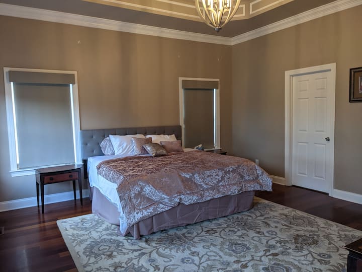 Chumba Mahiri cha kulala na King California 