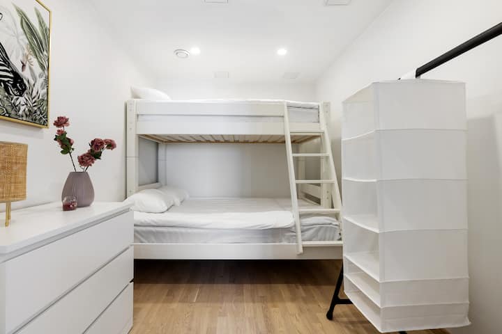 fourth small bedroom/4th small bedroom