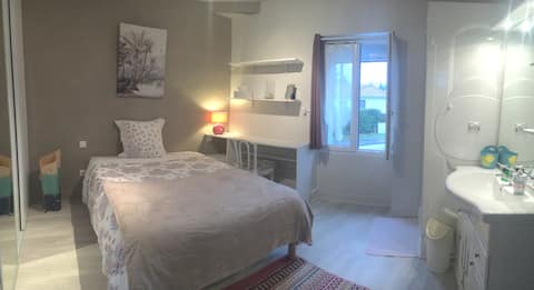 50 m2 apartment with 2 bedrooms and 2 showers.