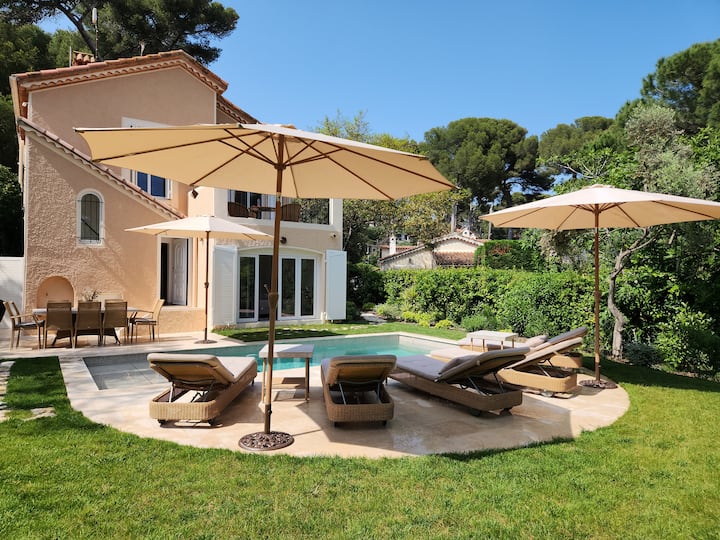 Beautiful and luxurious villa on Cap d’Antibes Villas for Rent in