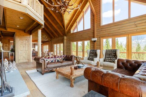 Spectacular Mountain Retreat