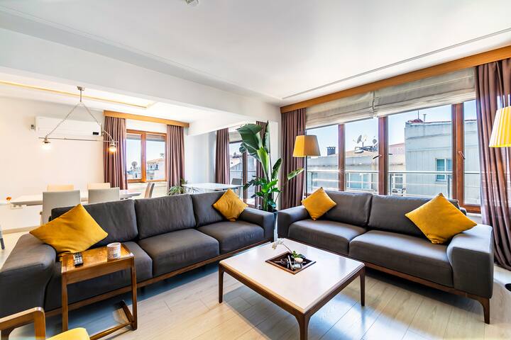 Spacious Apartment Cihangir Taksim Istanbul gallery image 4