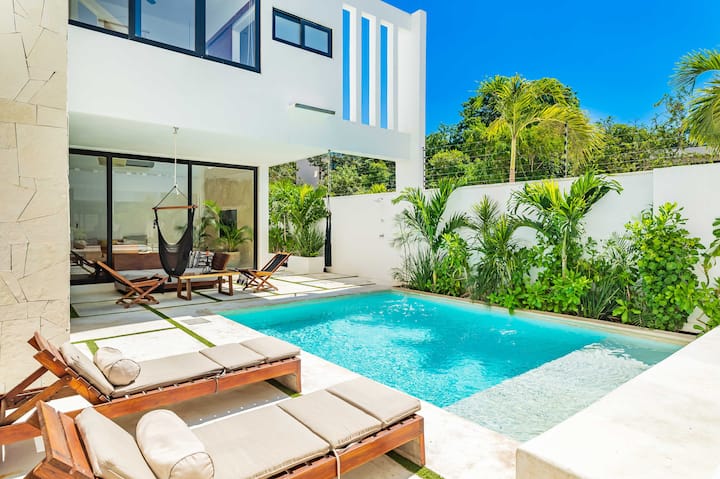 New Spacious Villa With Rooftop Dipping Pool - Tulum