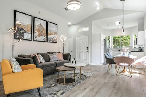 Smart 5 Star accommodations in 3B2B,5 mi to Domain