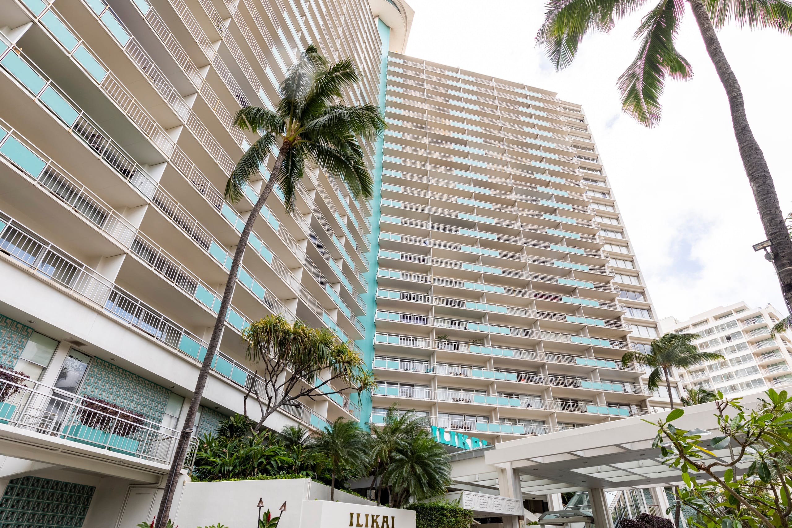 Condo in Honolulu · ★4.98 · 1 bedroom · 3 beds · 1 private bath - Image 28