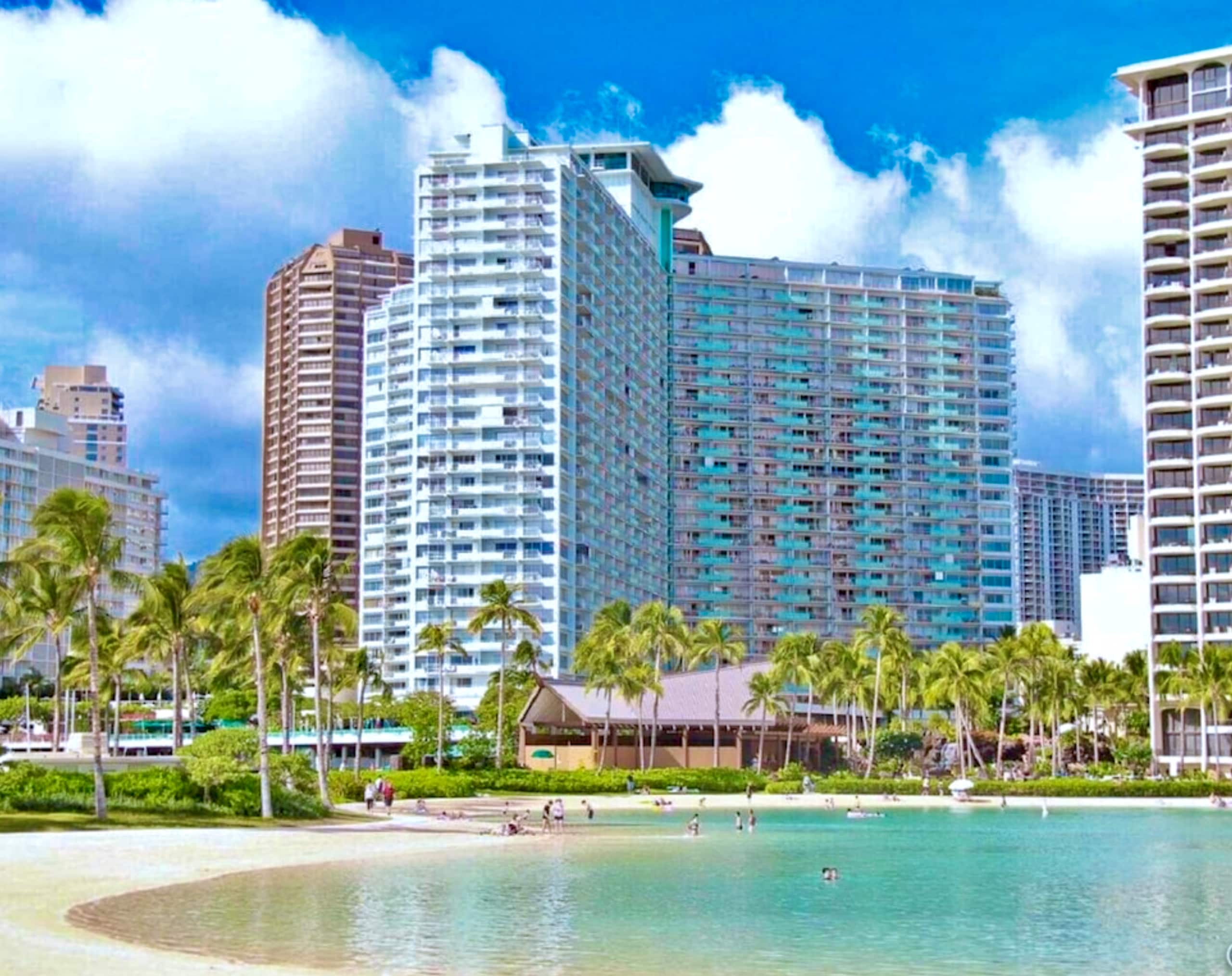 Condo in Honolulu · ★4.98 · 1 bedroom · 3 beds · 1 private bath - Image 22