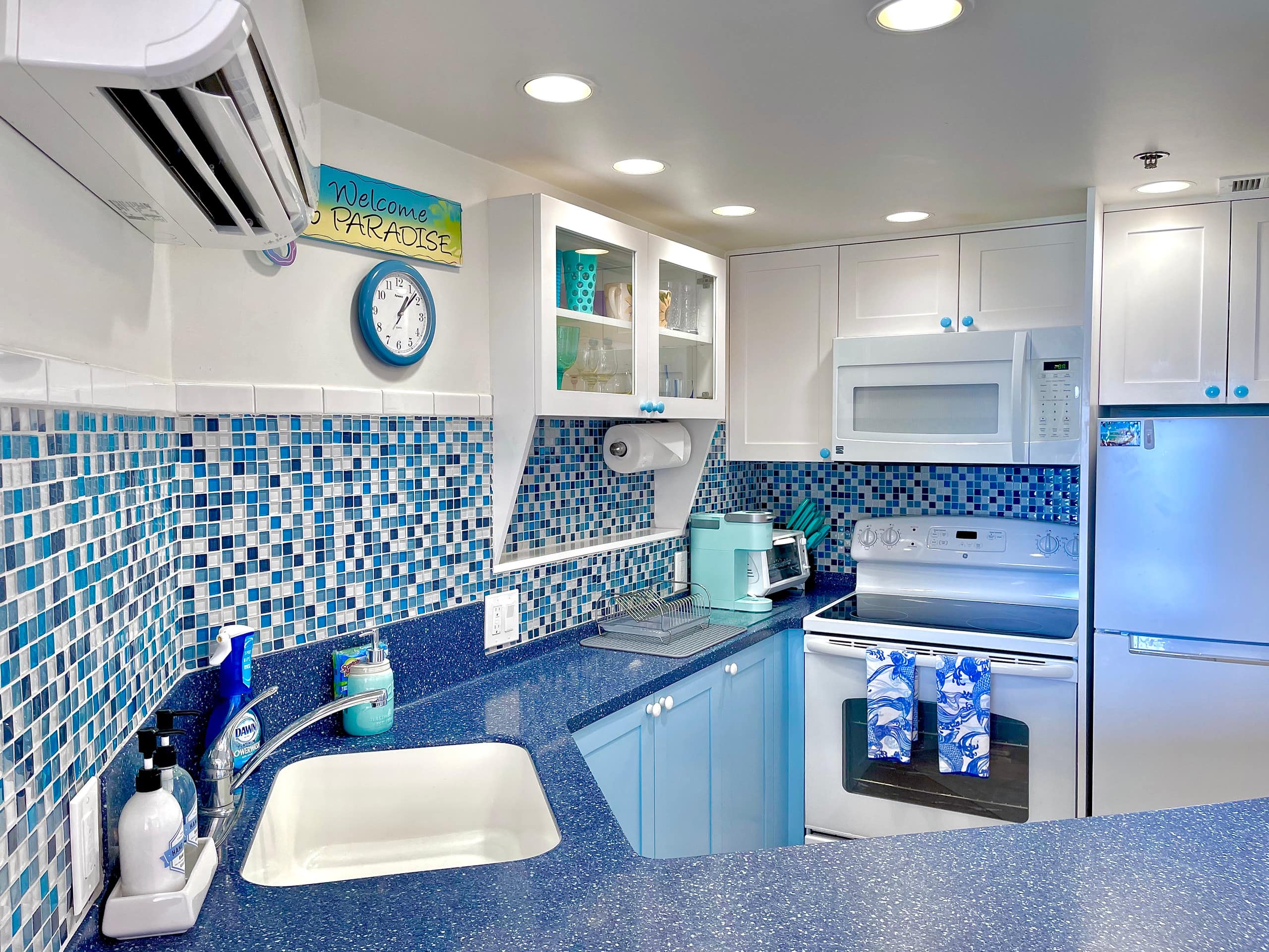 Condo in Honolulu · ★4.98 · 1 bedroom · 3 beds · 1 private bath - Image 8