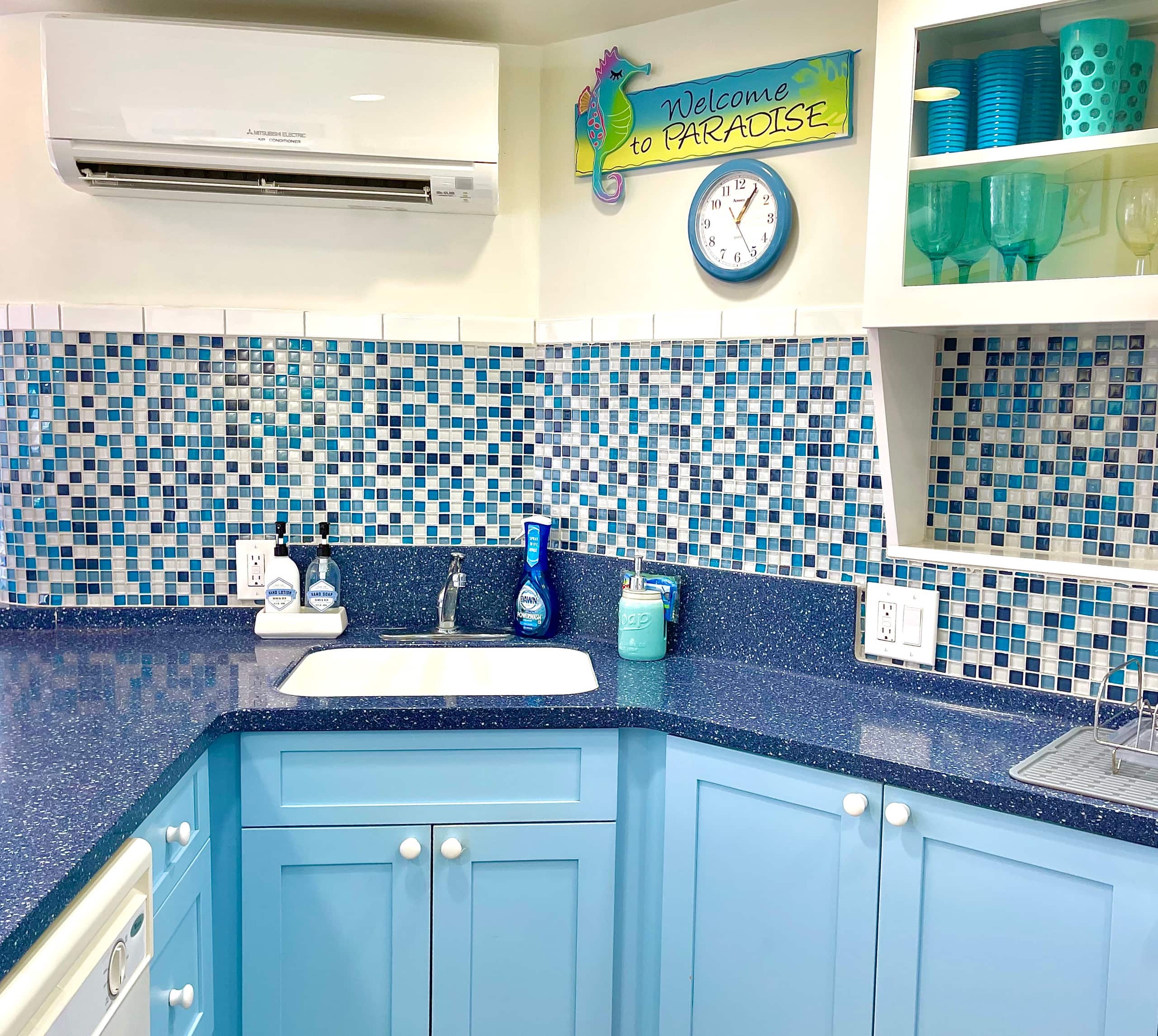 Condo in Honolulu · ★4.98 · 1 bedroom · 3 beds · 1 private bath - Image 9