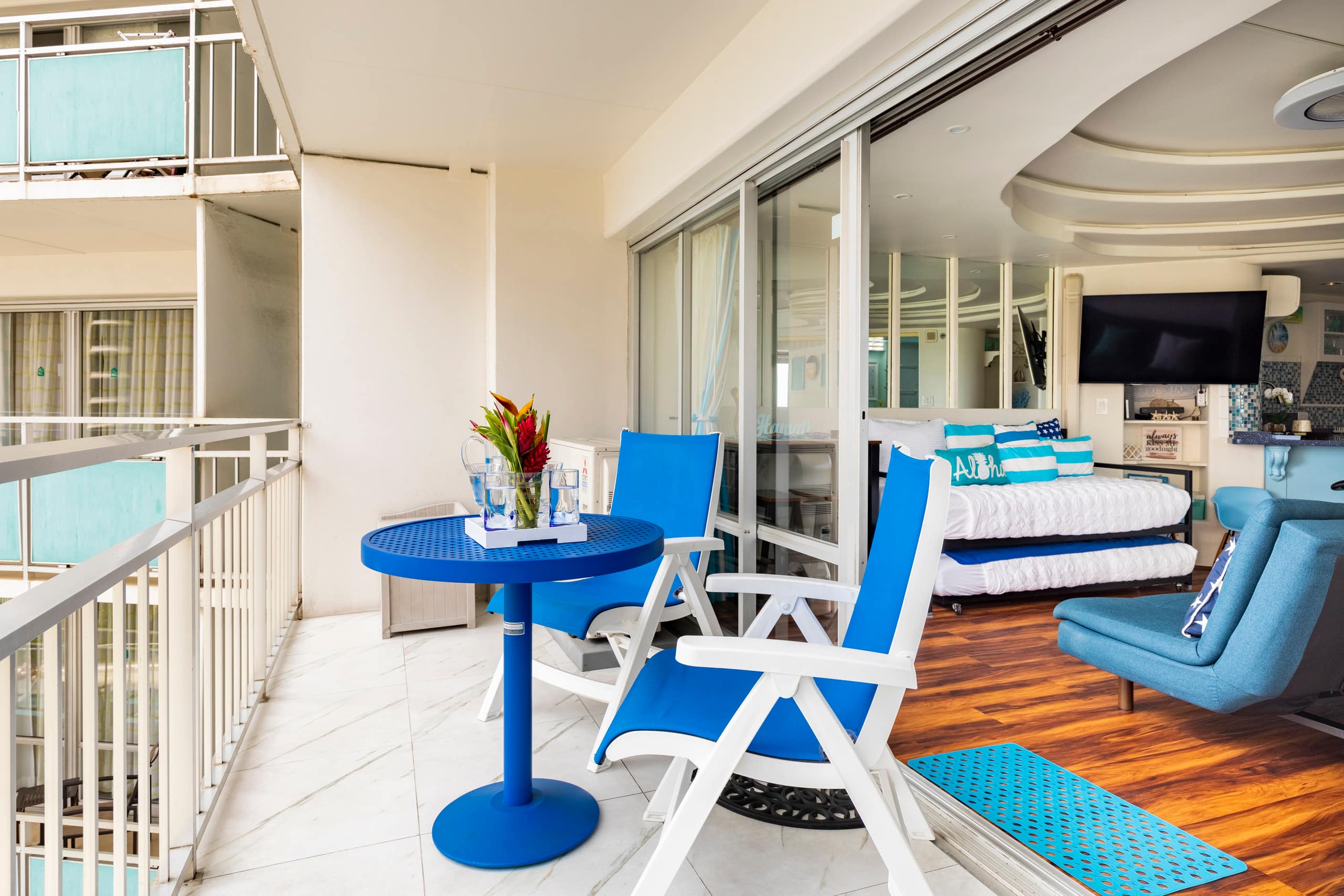 Condo in Honolulu · ★4.98 · 1 bedroom · 3 beds · 1 private bath - Image 5