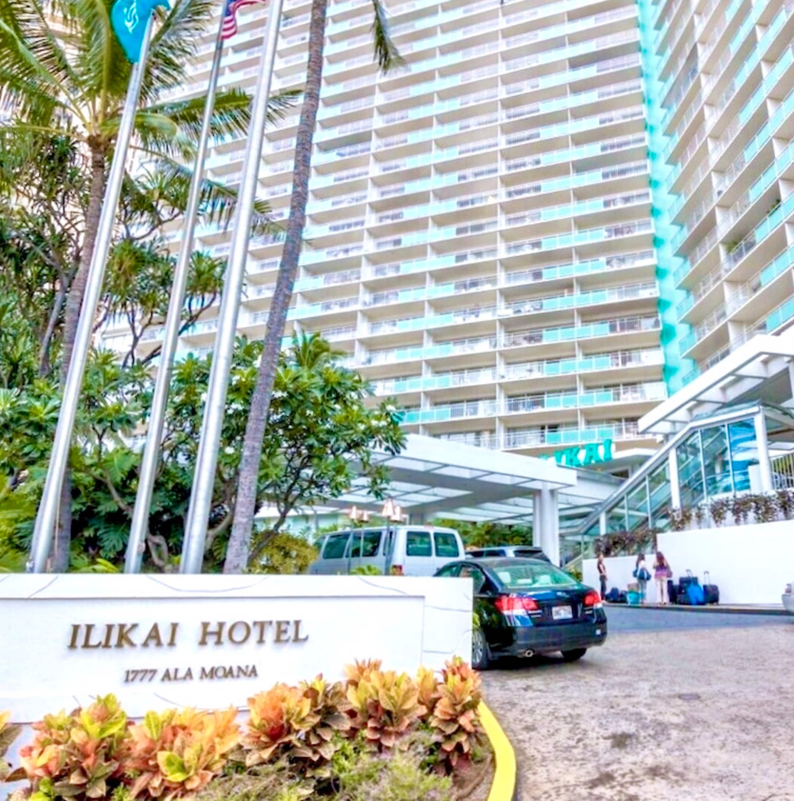 Condo in Honolulu · ★4.98 · 1 bedroom · 3 beds · 1 private bath - Image 23