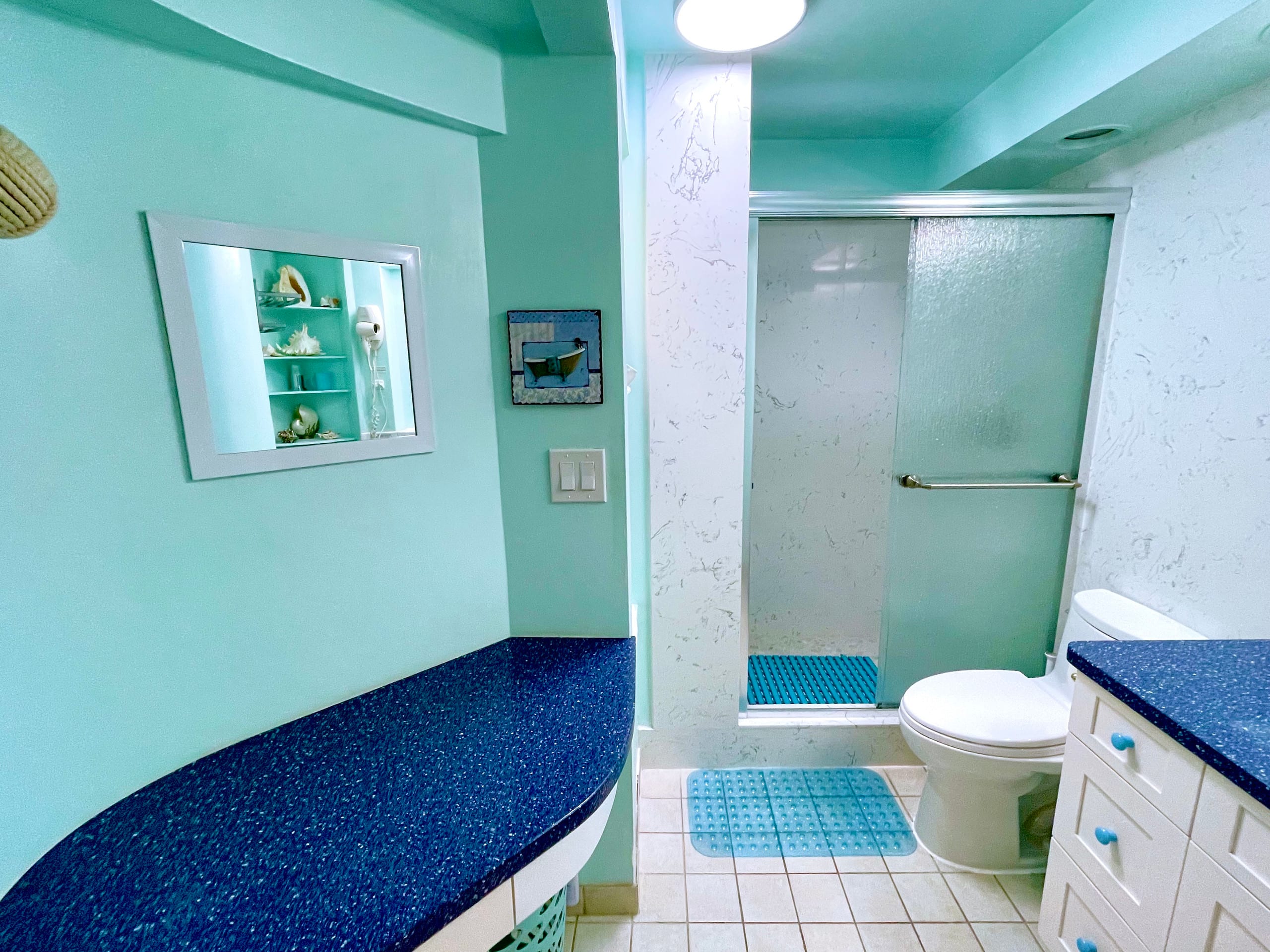 Condo in Honolulu · ★4.98 · 1 bedroom · 3 beds · 1 private bath - Image 13