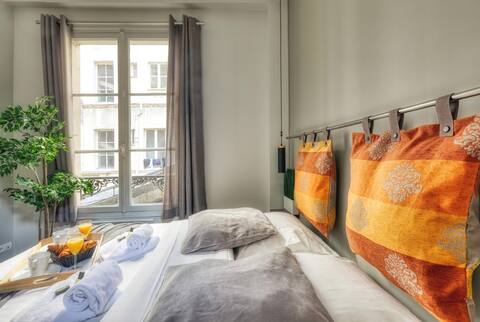 "Le Marais" - Lovely Nest  (1624)