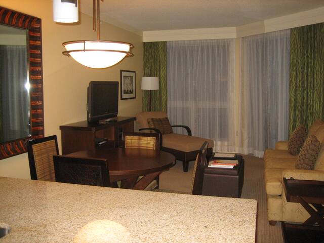 Beautiful 2BR Unit Oceanfront Resort 2025-2026 gallery image 4