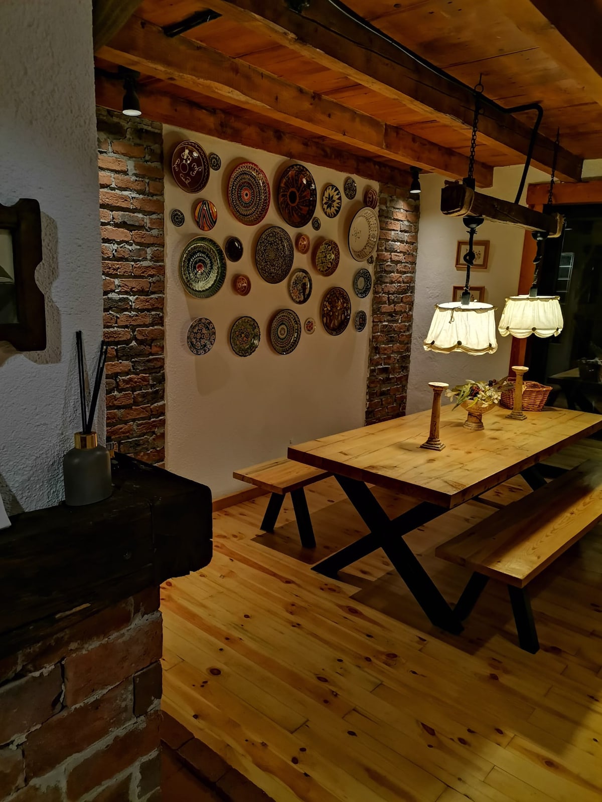 Gölcük Eriklitepe Milli Parkı yolu üzerinde Dağevi