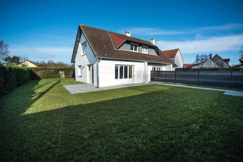 Passpierre renovated villa near the preserved site