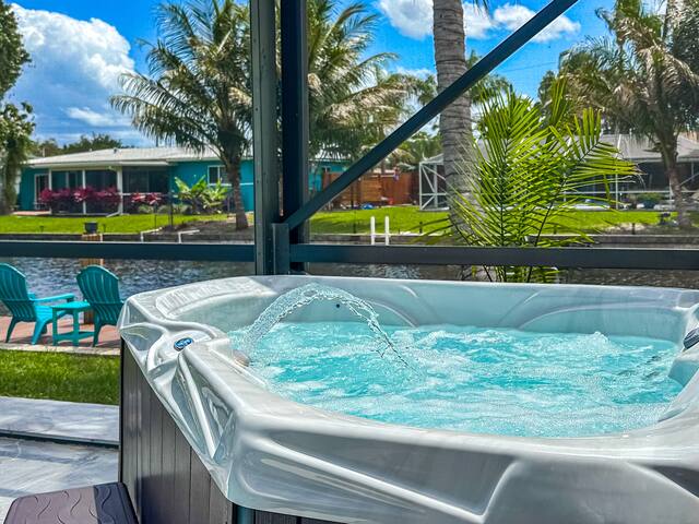 Canal Stay*Screened Heated Pool+Spa*KingBed*Kayaks gallery image 3