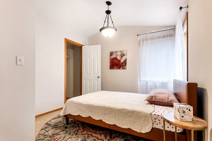 Chumba cha kulala cha pili na kitanda cha ukubwa kamili